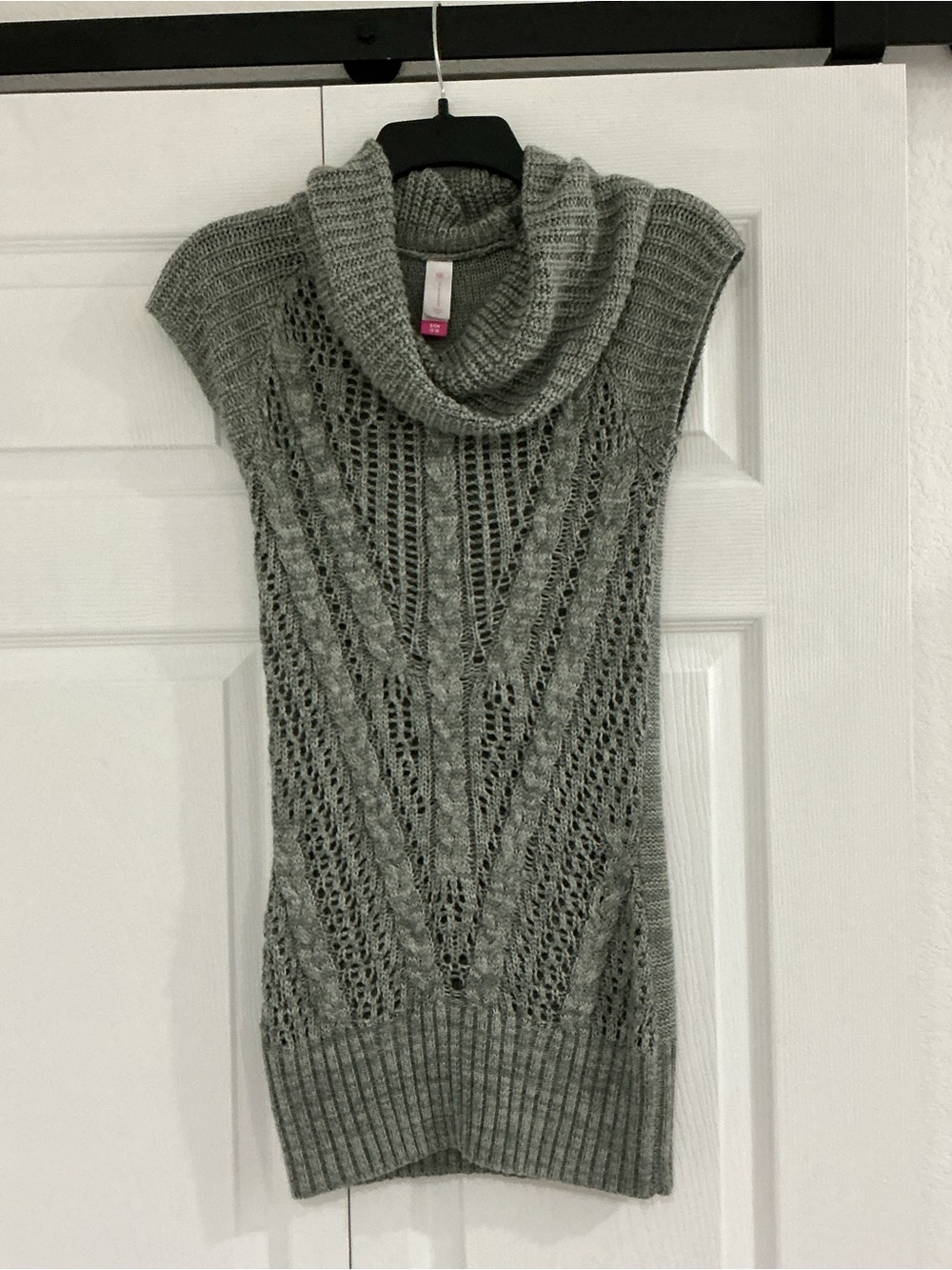 No Boundaries Gray Cowl Neck Cable Knit Sleeveless Sweater